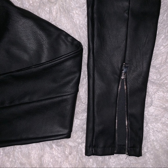 🆕 NWOT faux leather pants - Picture 2 of 5